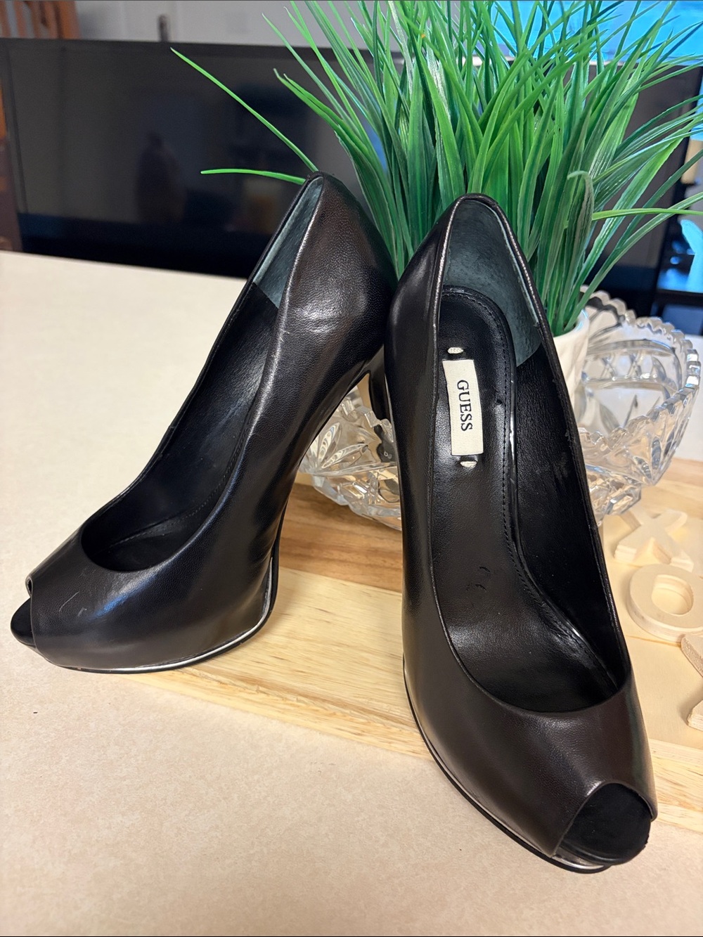 Guess Black Peep-Toe High Heel Pumps